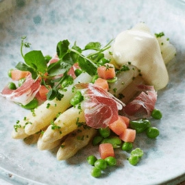 Asperges à la pata negra et au saumon fumé